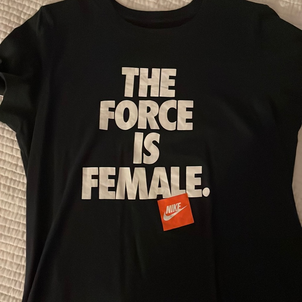 Great condition, Nike top, size large